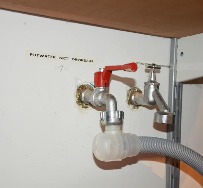 Drinkwater scheiden van regenwater en tweede circuitwater