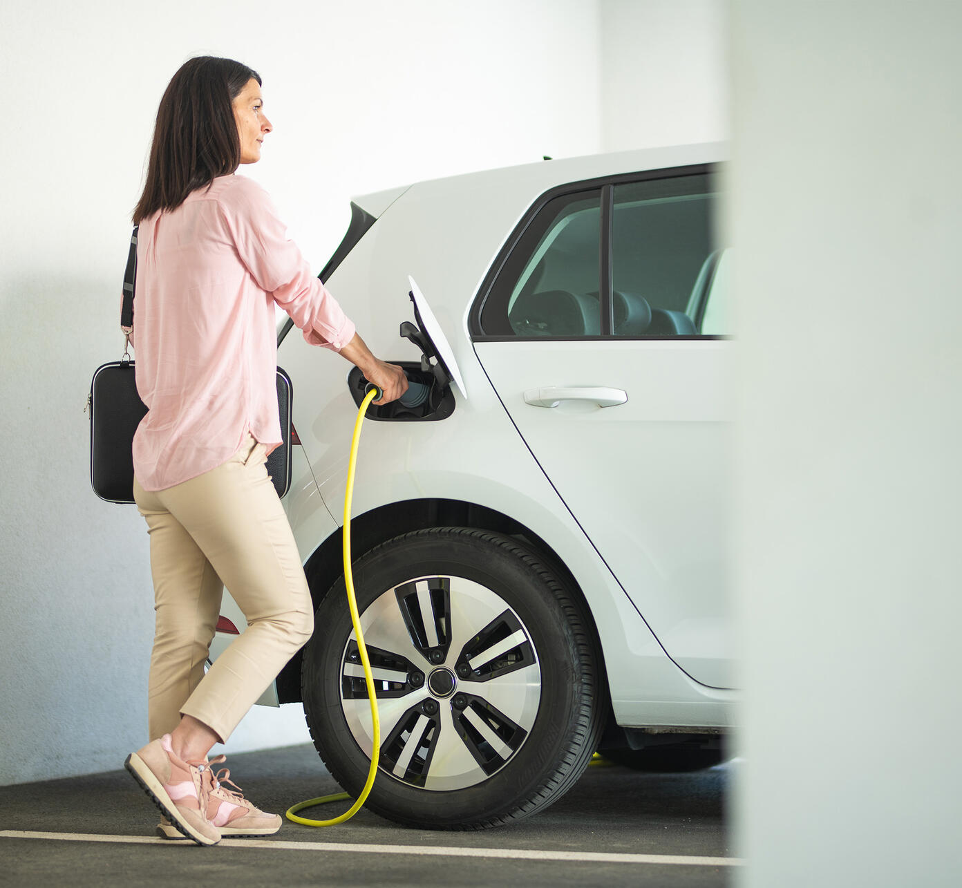 Elektrische auto opladen 2 SMALLER