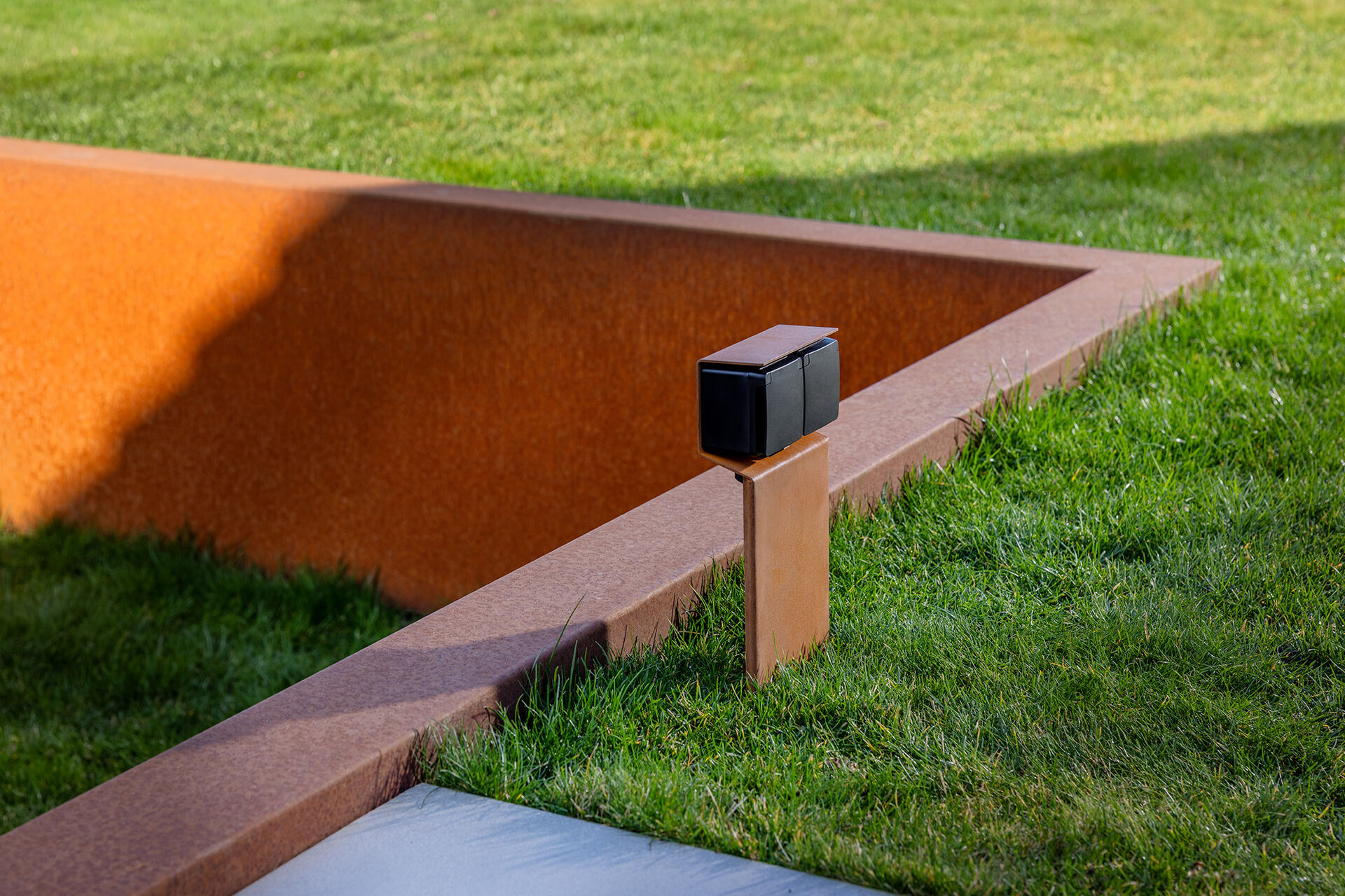 2 Niko HYDRO garden post essential corten steel 5