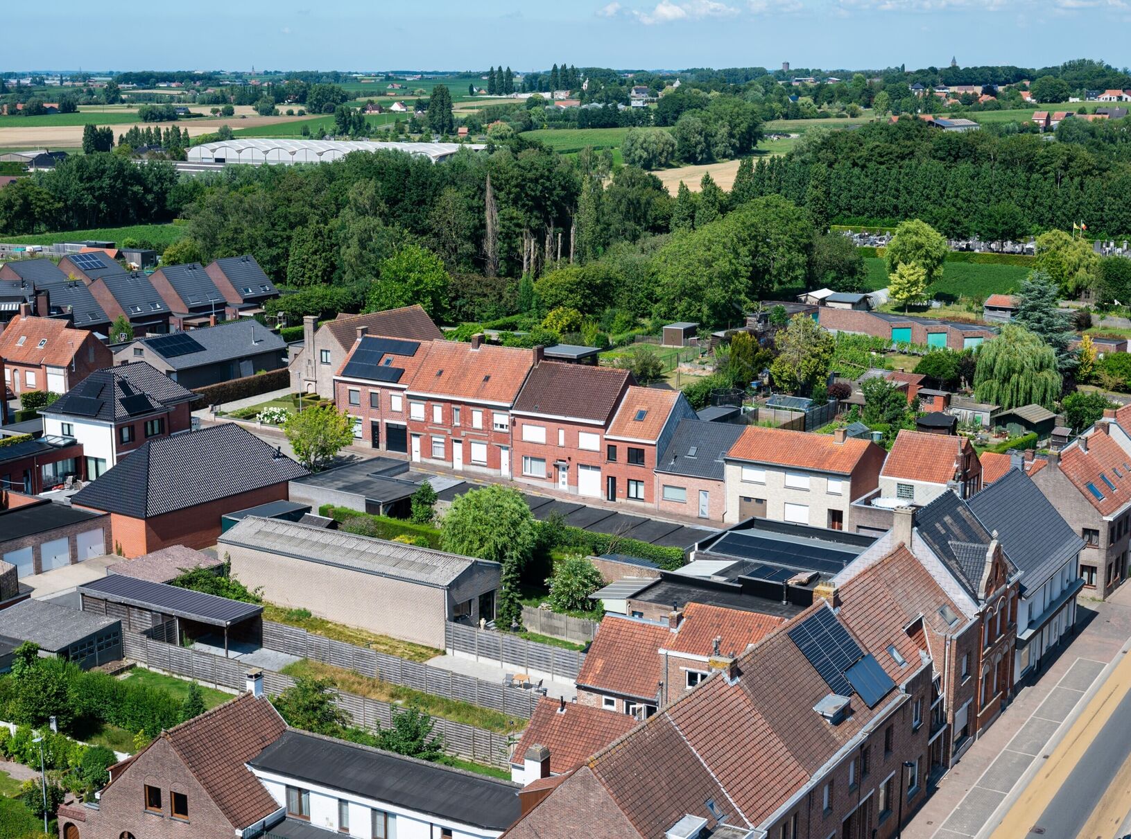 Shutterstock 2661172669